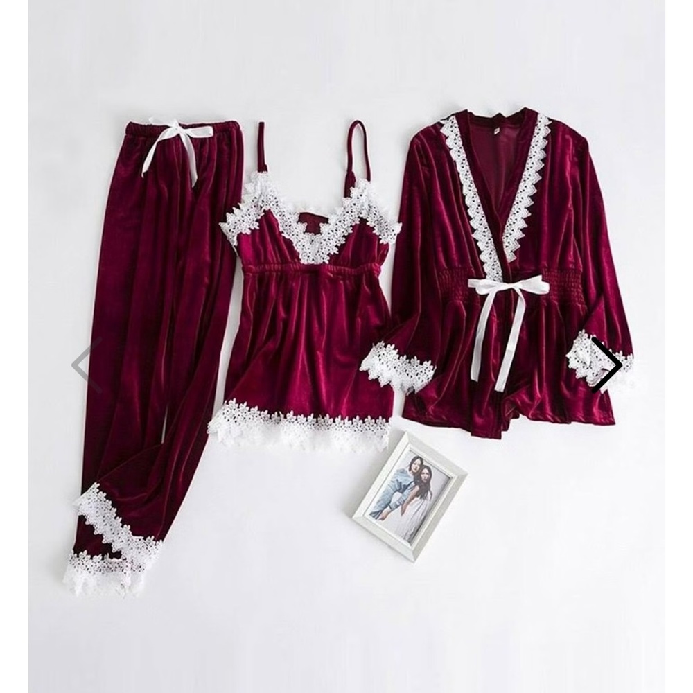 Dennis Maglic (Swedish brand) red three-piece Christmas pajama set. S